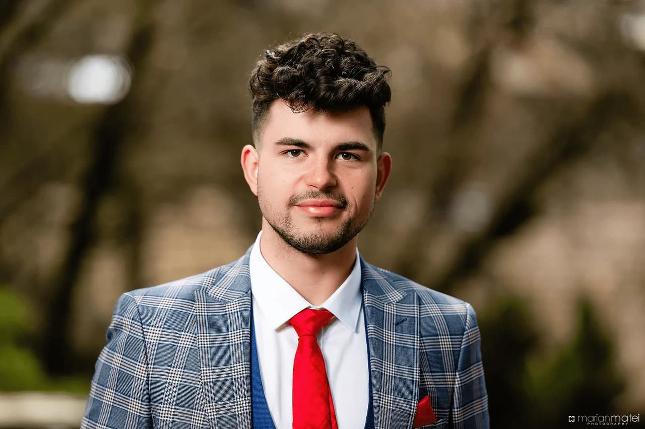 Specializat în Profesor de Matematică, Profesor de Informatică, Profesor de Fizică - Andrei Ghilencea